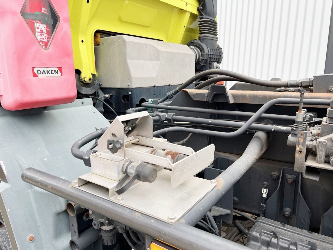 DAF 65.210 4x4 65.210 4x4 - Крюковой мультилифт: фото 2 DAF 65.210 4x4 65.210 4x4 - Крюковой мультилифт: фото 2