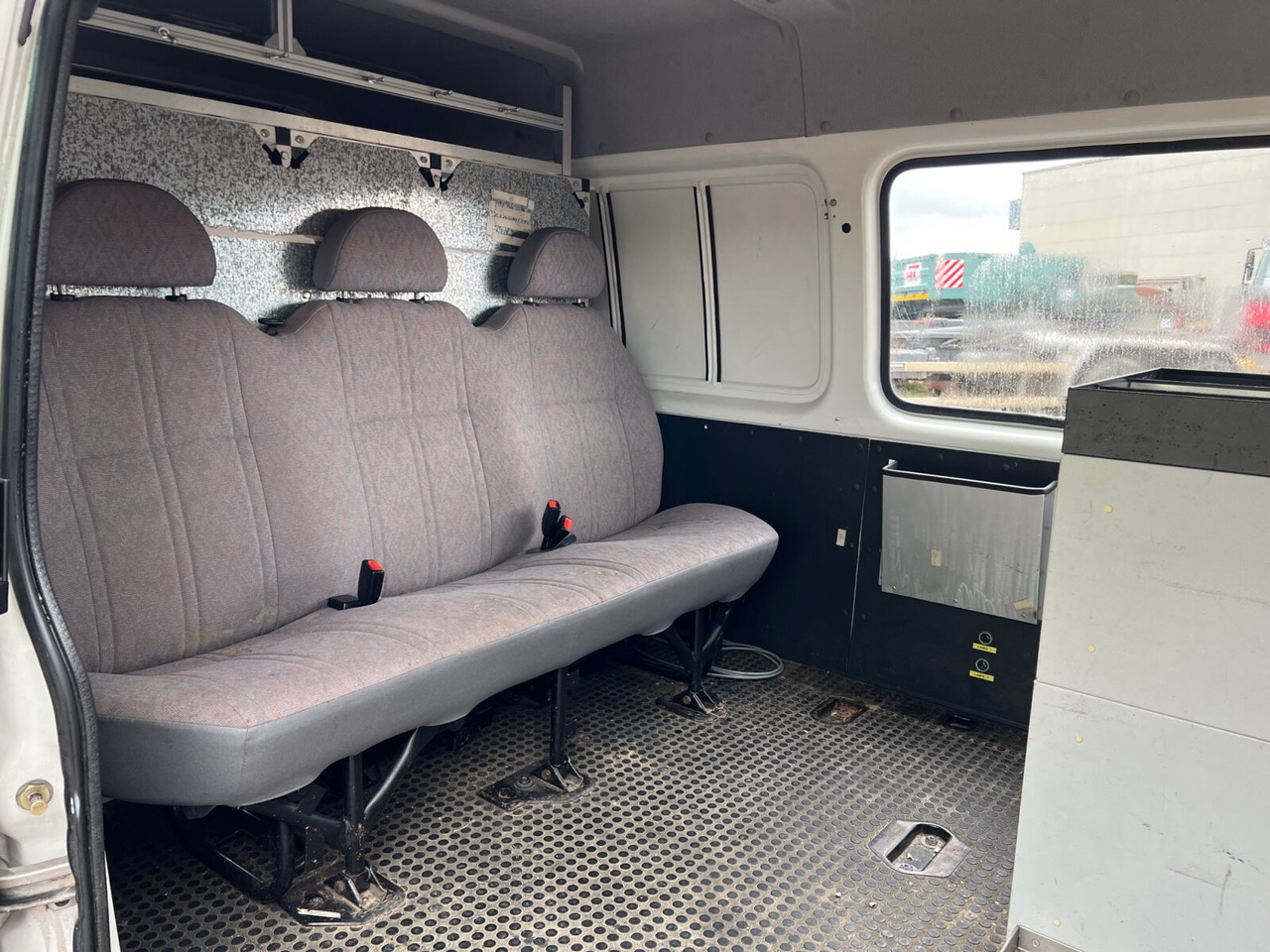 Ford Transit 2.0 4x2 Transit 2.0 4x2, Benziner! - Грузопассажирский фургон: фото 5 Ford Transit 2.0 4x2 Transit 2.0 4x2, Benziner! - Грузопассажирский фургон: фото 5