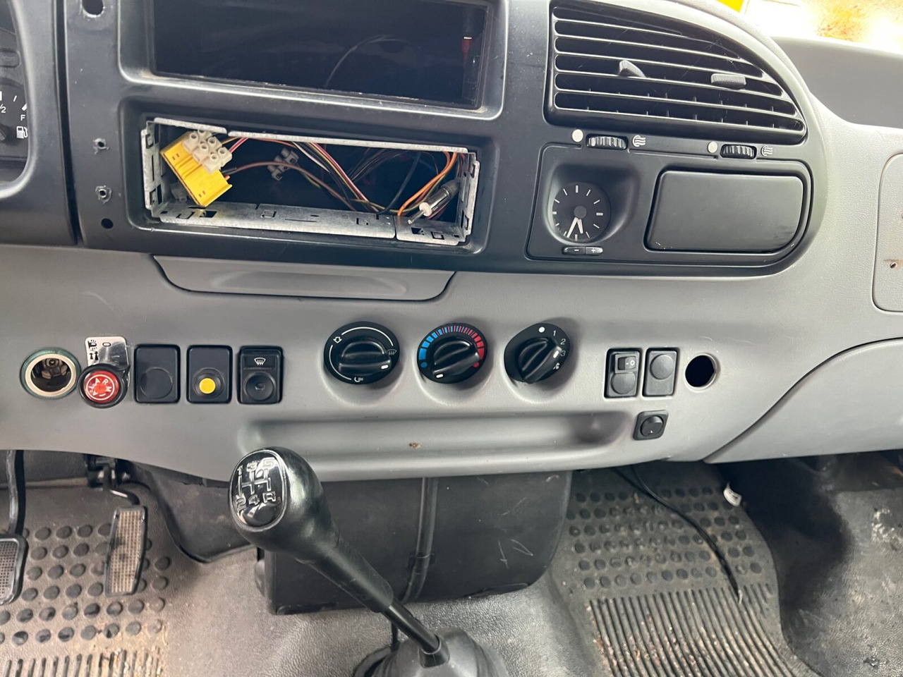 Ford Transit 2.0 4x2 Transit 2.0 4x2, Benziner! - Грузопассажирский фургон: фото 2 Ford Transit 2.0 4x2 Transit 2.0 4x2, Benziner! - Грузопассажирский фургон: фото 2