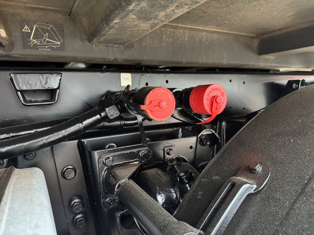 Unimog U 400 405/12 4x4 U 400 405/12 4x4, Kipper, Kommunalhydraulik, VarioPilot, Zapfwelle - Фургон: фото 3 Unimog U 400 405/12 4x4 U 400 405/12 4x4, Kipper, Kommunalhydraulik, VarioPilot, Zapfwelle - Фургон: фото 3