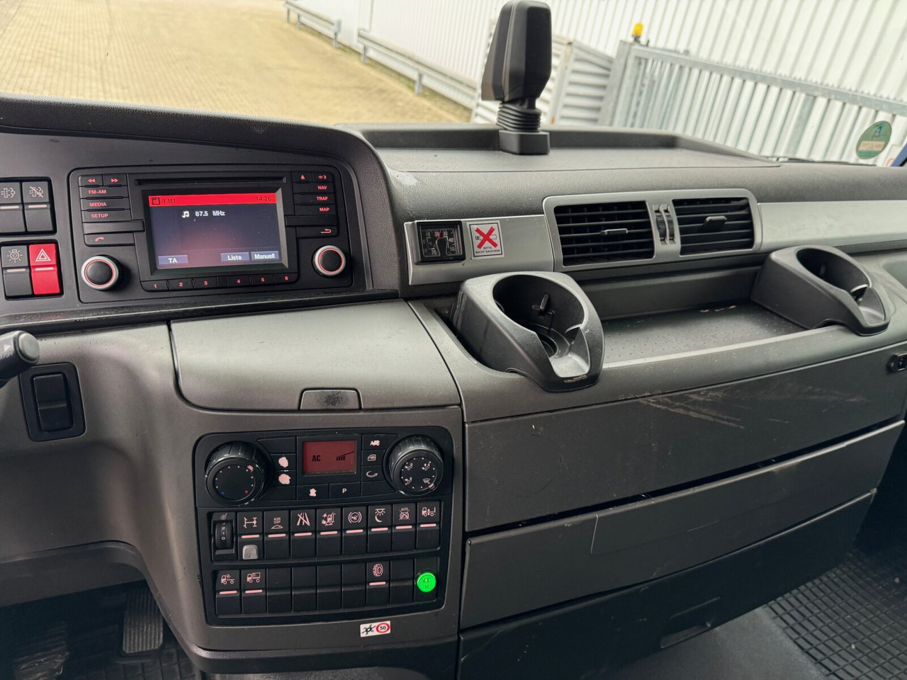 MAN TGX 18.360 4x2 LL TGX 18.360 4x2 LL, XLX-Fahrerhaus - Грузовик: фото 4 MAN TGX 18.360 4x2 LL TGX 18.360 4x2 LL, XLX-Fahrerhaus - Грузовик: фото 4