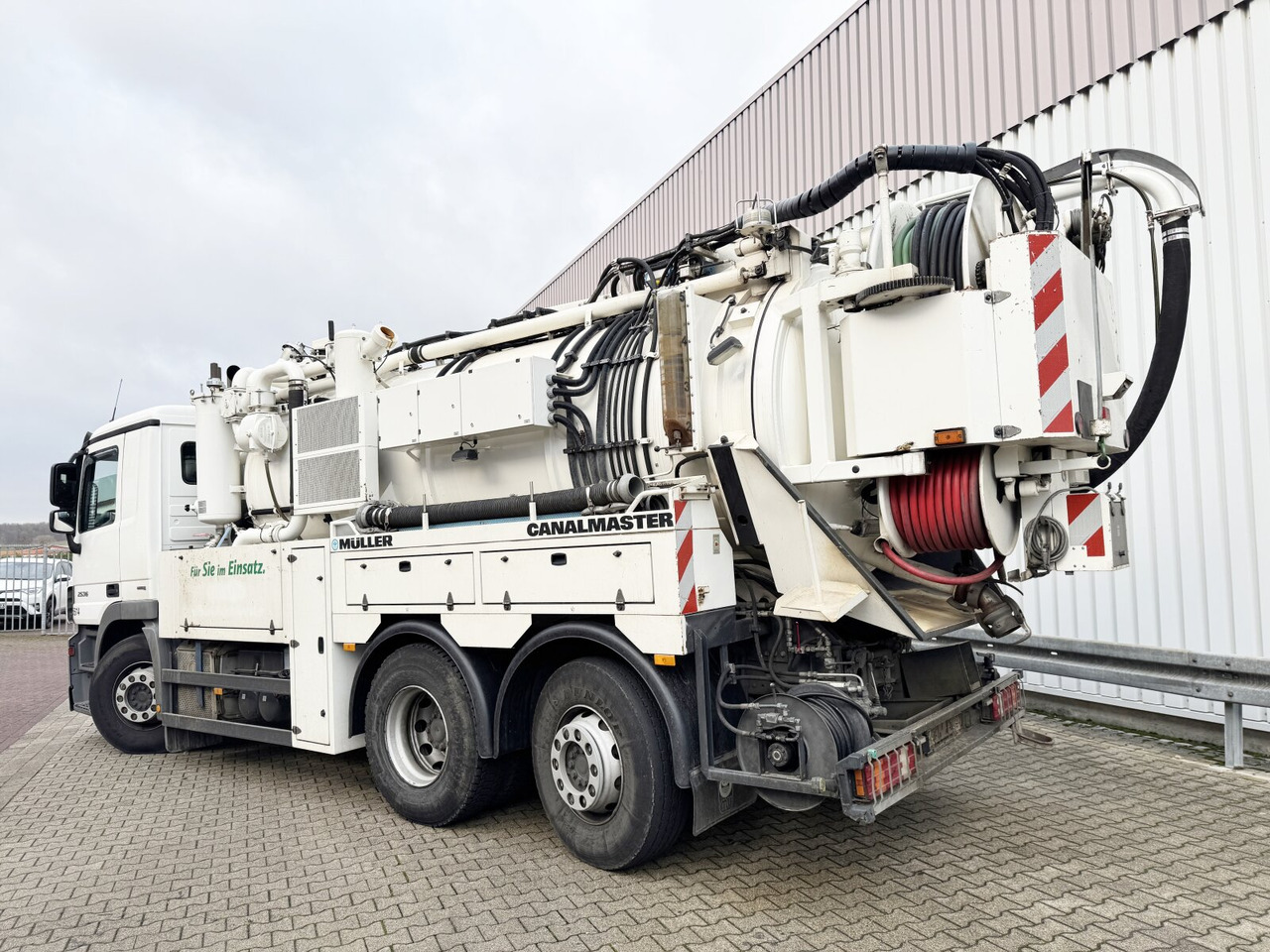 Mercedes-Benz Actros 2536 L 6x2 Actros 2536 L 6x2, Müller Saug- und Spülwagen ca. 10,5m³, Lenkachse - Грузовик: фото 3 Mercedes-Benz Actros 2536 L 6x2 Actros 2536 L 6x2, Müller Saug- und Spülwagen ca. 10,5m³, Lenkachse - Грузовик: фото 3