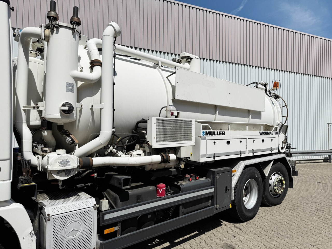 Грузовик Mercedes-Benz Actros 2541 L 6x2 Actros 2541 L 6x2, Müller Saug-/Spülwagen ca. 12m³, Widi-Platte, Lift-/Lenkachse: фото 6 Грузовик Mercedes-Benz Actros 2541 L 6x2 Actros 2541 L 6x2, Müller Saug-/Spülwagen ca. 12m³, Widi-Platte, Lift-/Lenkachse: фото 6