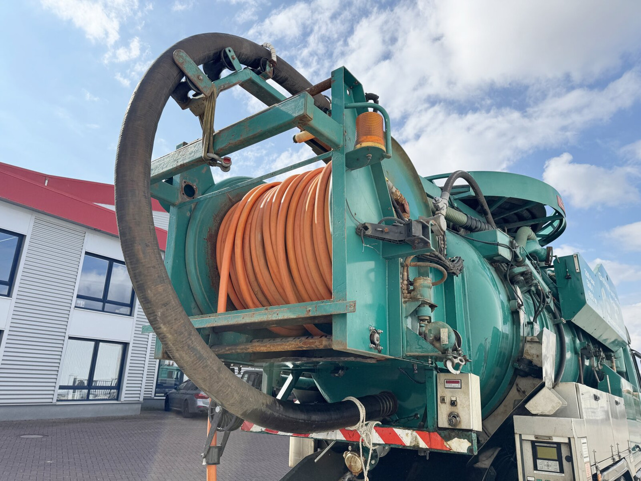 Грузовик Mercedes-Benz Actros 3348 6x4 Actros 3348 6x4, V8, Kroll Saug-/Spülwagen ca. 14m³, Wasserrückgewinnung, Funk: фото 14 Грузовик Mercedes-Benz Actros 3348 6x4 Actros 3348 6x4, V8, Kroll Saug-/Spülwagen ca. 14m³, Wasserrückgewinnung, Funk: фото 14