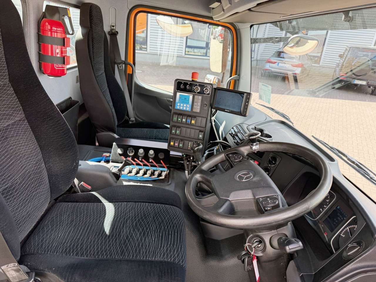 Mercedes-Benz Atego 1524 LKO 4x2 Atego 1524 LKO 4x2, Kehrmaschine FAUN Viajet 6RH - Грузовик: фото 4 Mercedes-Benz Atego 1524 LKO 4x2 Atego 1524 LKO 4x2, Kehrmaschine FAUN Viajet 6RH - Грузовик: фото 4