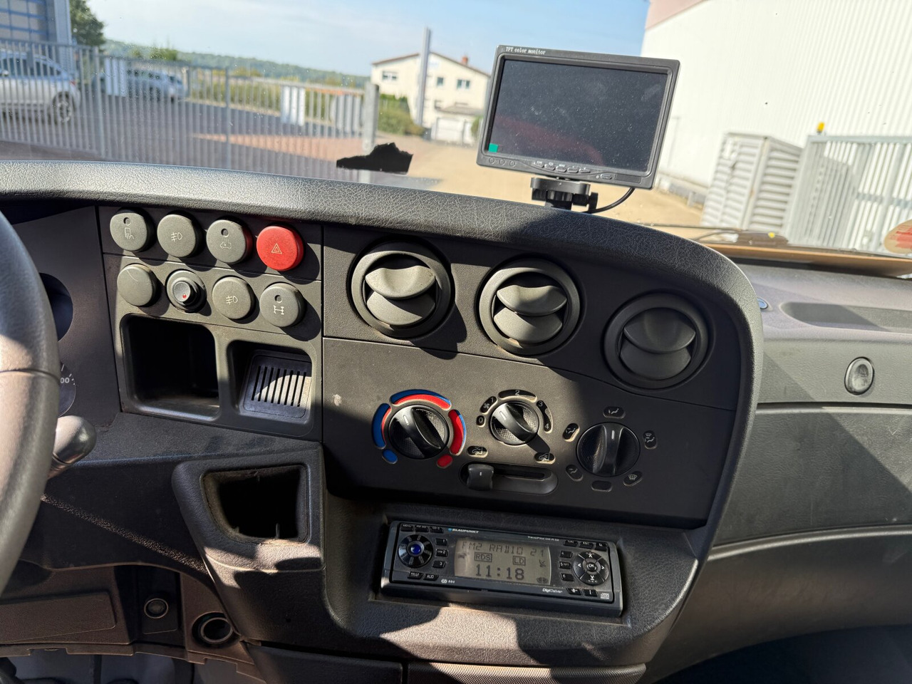 Iveco Daily 65C15D 4x2 Doka Daily 65C15D 4x2 Doka, Grüne Plakette, City-Abroller - Крюковой мультилифт: фото 3 Iveco Daily 65C15D 4x2 Doka Daily 65C15D 4x2 Doka, Grüne Plakette, City-Abroller - Крюковой мультилифт: фото 3