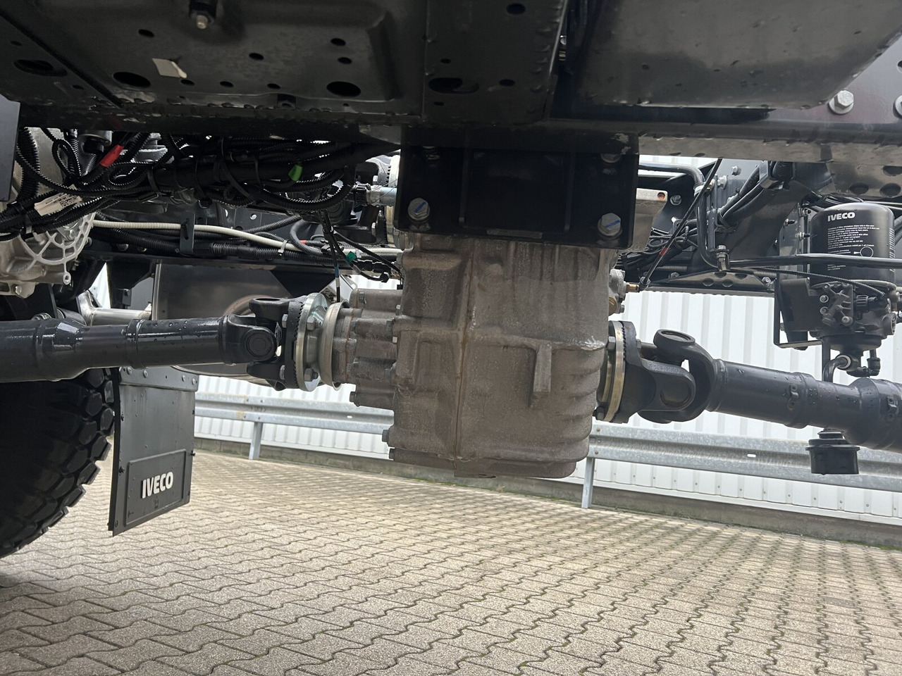 Iveco EuroCargo ML150E24 WS 4x4 EuroCargo ML150E24 WS 4x4, Euro3 - Грузовик-цистерна: фото 3 Iveco EuroCargo ML150E24 WS 4x4 EuroCargo ML150E24 WS 4x4, Euro3 - Грузовик-цистерна: фото 3