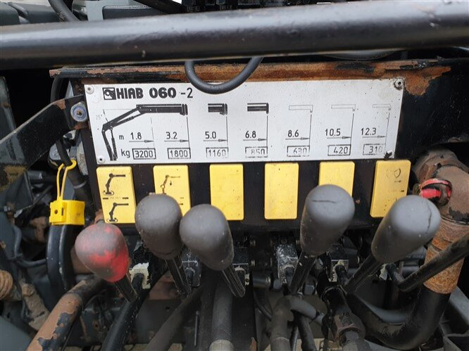MAN 14.152 F 4x2 BB 14.152 F 4x2 BB mit Kran Hiab 060-2 - Крюковой мультилифт, Автоманипулятор: фото 5 MAN 14.152 F 4x2 BB 14.152 F 4x2 BB mit Kran Hiab 060-2 - Крюковой мультилифт, Автоманипулятор: фото 5