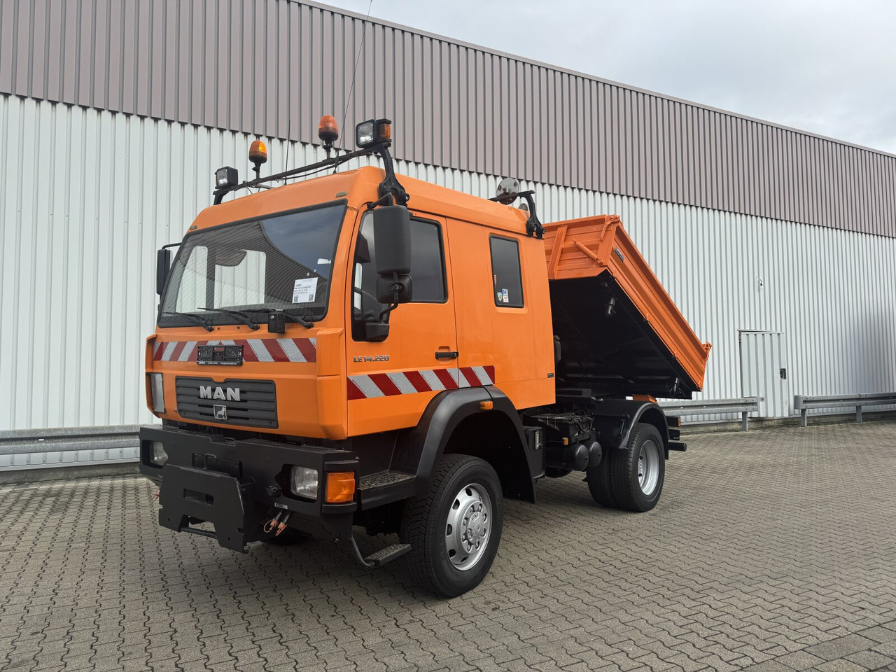 MAN 14.225 LAK 4x4 BB Doka 14.225 LAK 4x4 BB Doka, Winterdienstausstattung - Самосвал: фото 1 MAN 14.225 LAK 4x4 BB Doka 14.225 LAK 4x4 BB Doka, Winterdienstausstattung - Самосвал: фото 1