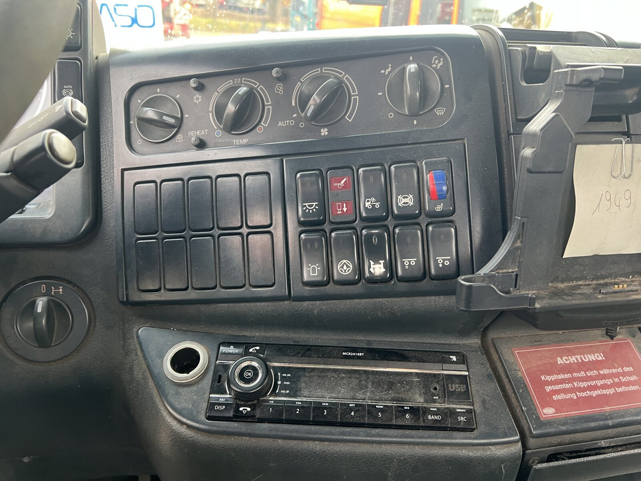 MAN TGA 26.410 6X2/4 BL Motorschaden! TGA 26.410 6X2/4 BL, Vorlauf Lenk-Liftachse, Meiller Tele. - Портальный бункеровоз: фото 3 MAN TGA 26.410 6X2/4 BL Motorschaden! TGA 26.410 6X2/4 BL, Vorlauf Lenk-Liftachse, Meiller Tele. - Портальный бункеровоз: фото 3