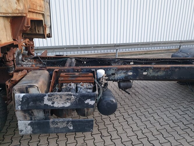 MAN TGA 26.440 6x2 BL Brandschaden TGA 26.440 6x2 BL Brandschaden - Грузовик-шасси: фото 2 MAN TGA 26.440 6x2 BL Brandschaden TGA 26.440 6x2 BL Brandschaden - Грузовик-шасси: фото 2