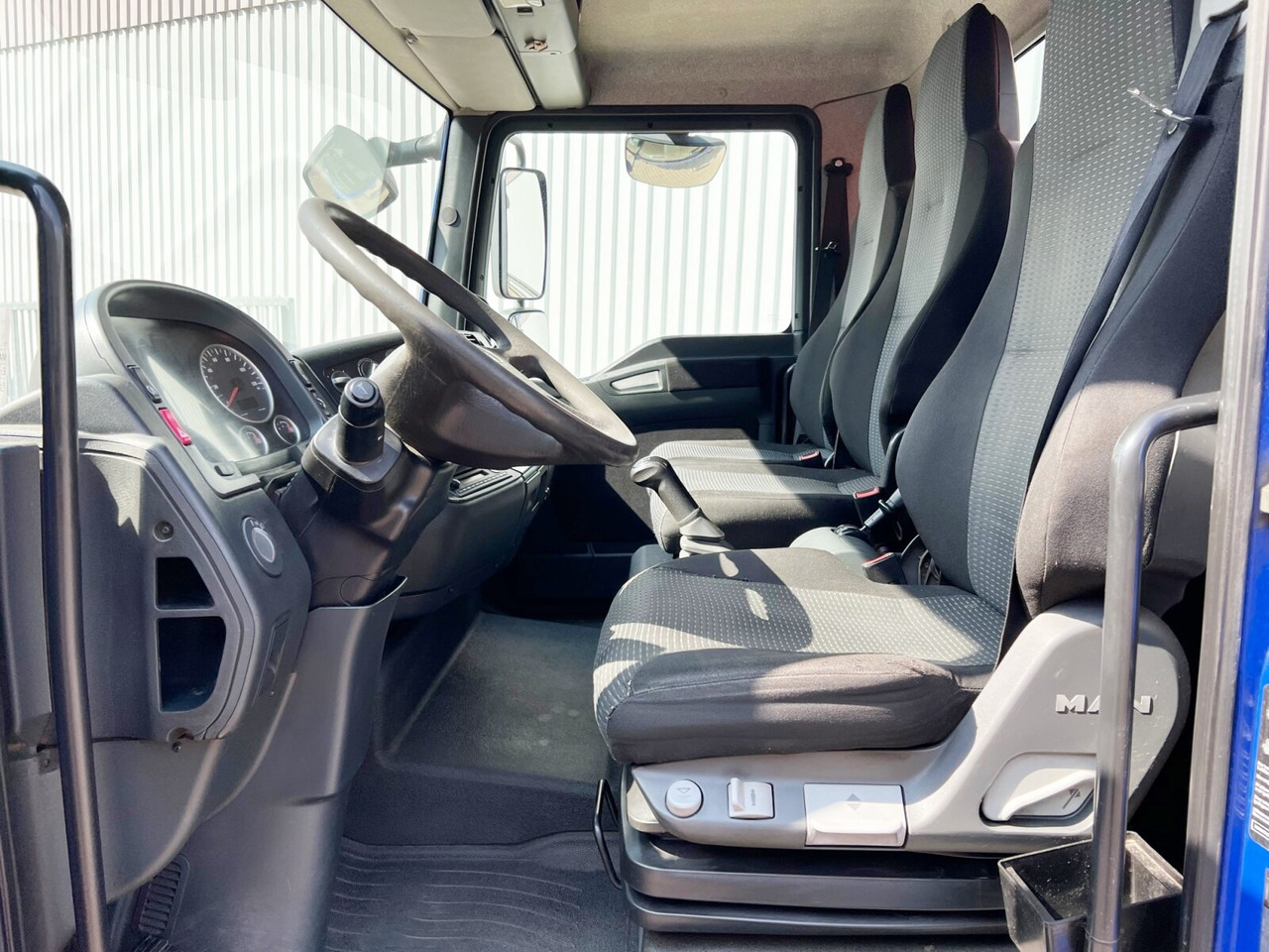 MAN TGL 12.180/210 4x2 BB TGL 12.180/210 4x2 BB, City-Abroller, Kran AMCO VEBA 807N2S - Крюковой мультилифт, Автоманипулятор: фото 3 MAN TGL 12.180/210 4x2 BB TGL 12.180/210 4x2 BB, City-Abroller, Kran AMCO VEBA 807N2S - Крюковой мультилифт, Автоманипулятор: фото 3