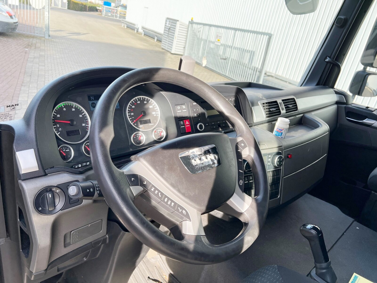 MAN TGL 12.220 4X2 BL TGL 12.220 4X2 BL mit Dhollandia LBW - Грузовик с закрытым кузовом: фото 3 MAN TGL 12.220 4X2 BL TGL 12.220 4X2 BL mit Dhollandia LBW - Грузовик с закрытым кузовом: фото 3