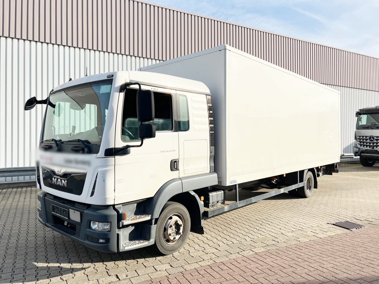 MAN TGL 12.220 4X2 BL TGL 12.220 4X2 BL mit Dhollandia LBW - Грузовик с закрытым кузовом: фото 1 MAN TGL 12.220 4X2 BL TGL 12.220 4X2 BL mit Dhollandia LBW - Грузовик с закрытым кузовом: фото 1