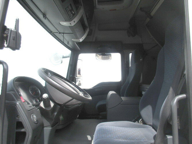 MAN TGL 12.240 BL 4x2 TGL 12.240BL 4x2, mit Kran Hiab 088 mit Funk - Автоманипулятор, Тентованный грузовик: фото 3 MAN TGL 12.240 BL 4x2 TGL 12.240BL 4x2, mit Kran Hiab 088 mit Funk - Автоманипулятор, Тентованный грузовик: фото 3