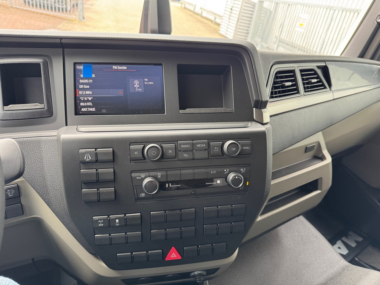 MAN TGL 8.160 4x2 BL CH TGL 8.160 4x2 BL CH - Самосвал: фото 5 MAN TGL 8.160 4x2 BL CH TGL 8.160 4x2 BL CH - Самосвал: фото 5