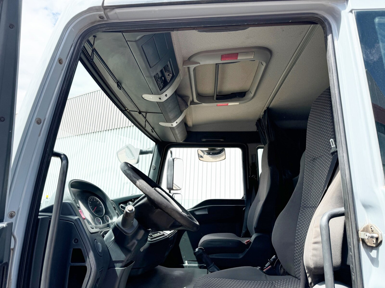 MAN TGL 8.180 4x2 BB Doka TGL 8.180 4x2 BB Doka, 2x AHK - Самосвал: фото 2 MAN TGL 8.180 4x2 BB Doka TGL 8.180 4x2 BB Doka, 2x AHK - Самосвал: фото 2