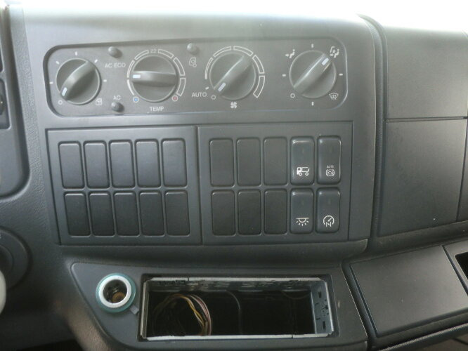 MAN TGL 8.210 BL 4x2 - Тентованный грузовик: фото 5 MAN TGL 8.210 BL 4x2 - Тентованный грузовик: фото 5