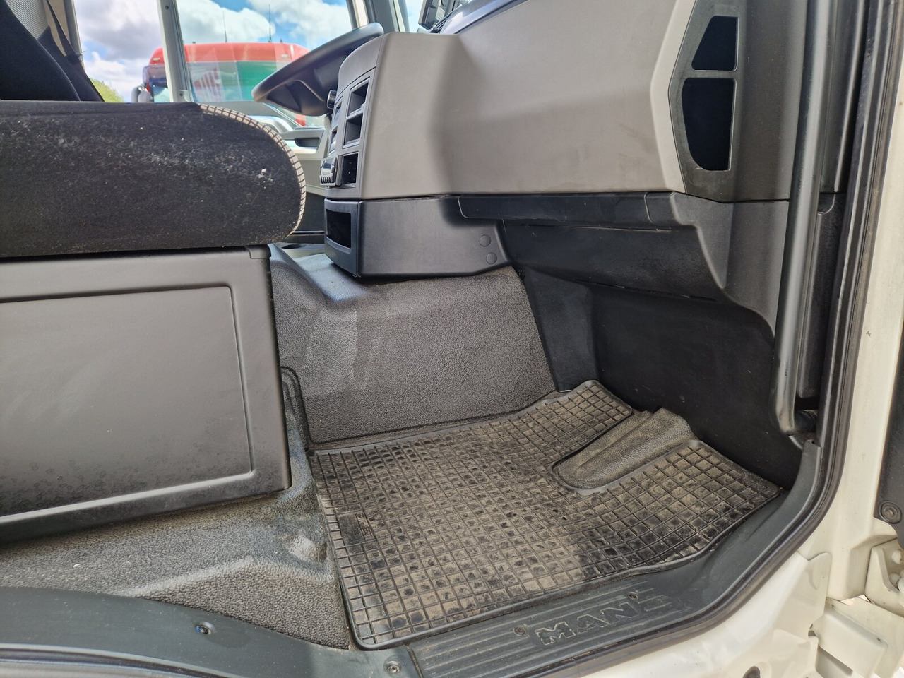 MAN TGM 15.250/340 4X2 BL TGM 15.250/340 4X2 BL, Tiefkühlkoffer, Thermoking, Rolltor, unterfaltbare Dhollandia LBW - Рефрижератор: фото 2 MAN TGM 15.250/340 4X2 BL TGM 15.250/340 4X2 BL, Tiefkühlkoffer, Thermoking, Rolltor, unterfaltbare Dhollandia LBW - Рефрижератор: фото 2