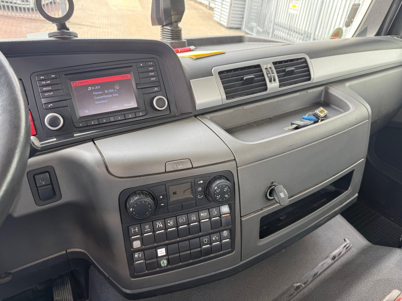 MAN TGM 15.250 4x2 LL TGM 15.250 4x2 LL, Tele-Absetzer - Портальный бункеровоз: фото 3 MAN TGM 15.250 4x2 LL TGM 15.250 4x2 LL, Tele-Absetzer - Портальный бункеровоз: фото 3