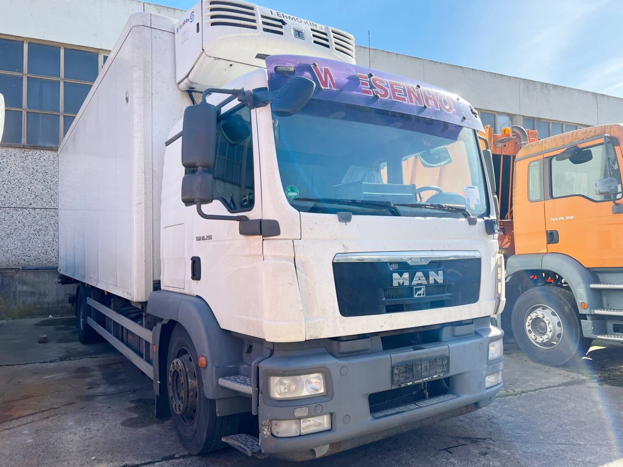 MAN TGM 18.290 4X2 LL TGM 18.290 4X2 LL, Tiefkühlkoffer, Thermoking, unterfaltbare MBB LBW - Рефрижератор: фото 1 MAN TGM 18.290 4X2 LL TGM 18.290 4X2 LL, Tiefkühlkoffer, Thermoking, unterfaltbare MBB LBW - Рефрижератор: фото 1