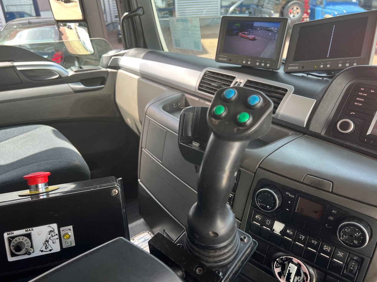 MAN TGS 26.320 6x2-4 LL TGS 26.320/400 6x2-4 LL, Rechtslenker, Retarder, Lift-/Lenkachse, VDL Translift Seitenlader - Мусоровоз: фото 5 MAN TGS 26.320 6x2-4 LL TGS 26.320/400 6x2-4 LL, Rechtslenker, Retarder, Lift-/Lenkachse, VDL Translift Seitenlader - Мусоровоз: фото 5