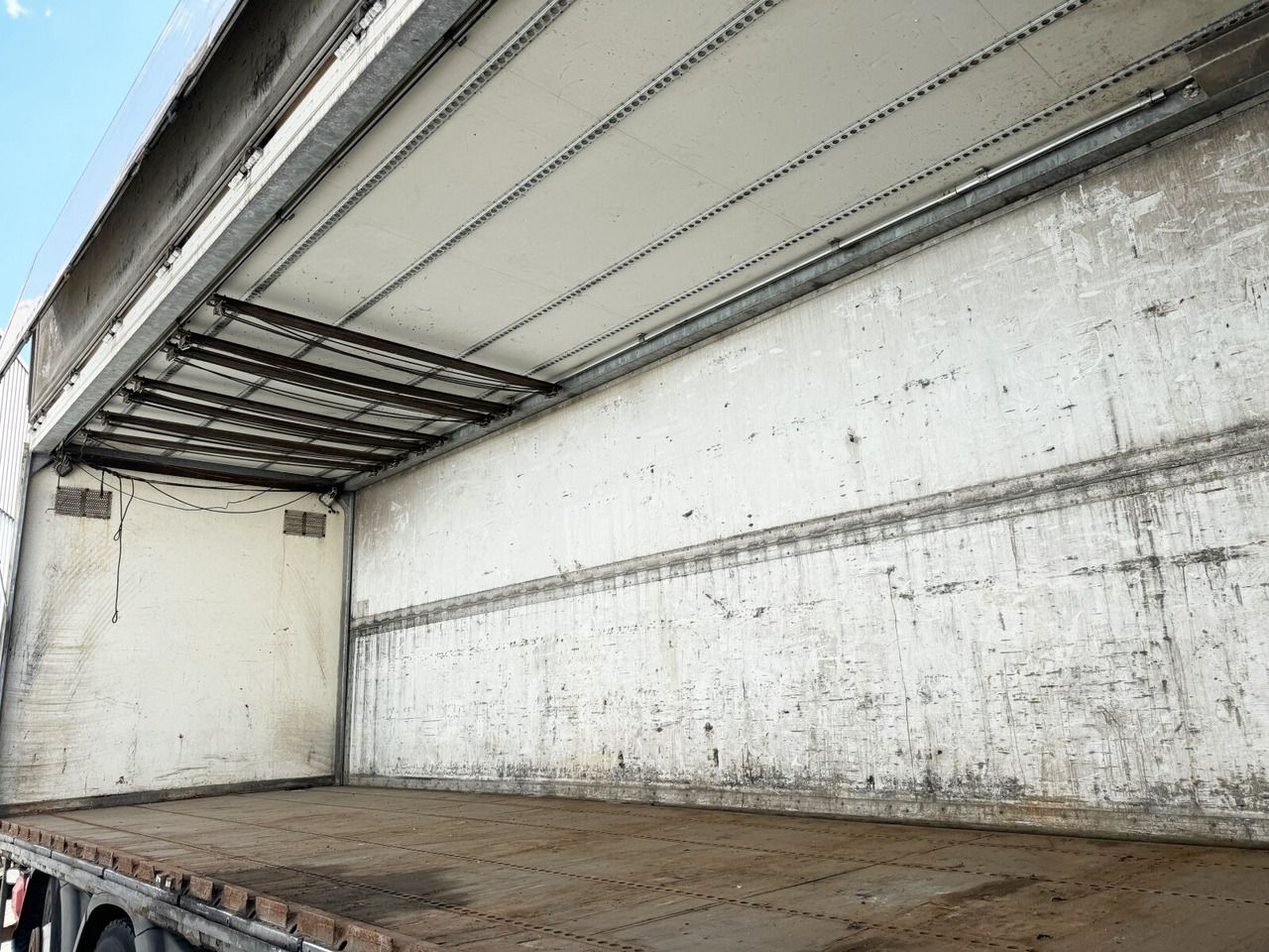 MAN TGS 26.360 6X2-4 BL TGS 26.360 6X2-4 BL, Lift-/Lenkachse, Stapleraufnahme - Грузовик с закрытым кузовом: фото 2 MAN TGS 26.360 6X2-4 BL TGS 26.360 6X2-4 BL, Lift-/Lenkachse, Stapleraufnahme - Грузовик с закрытым кузовом: фото 2