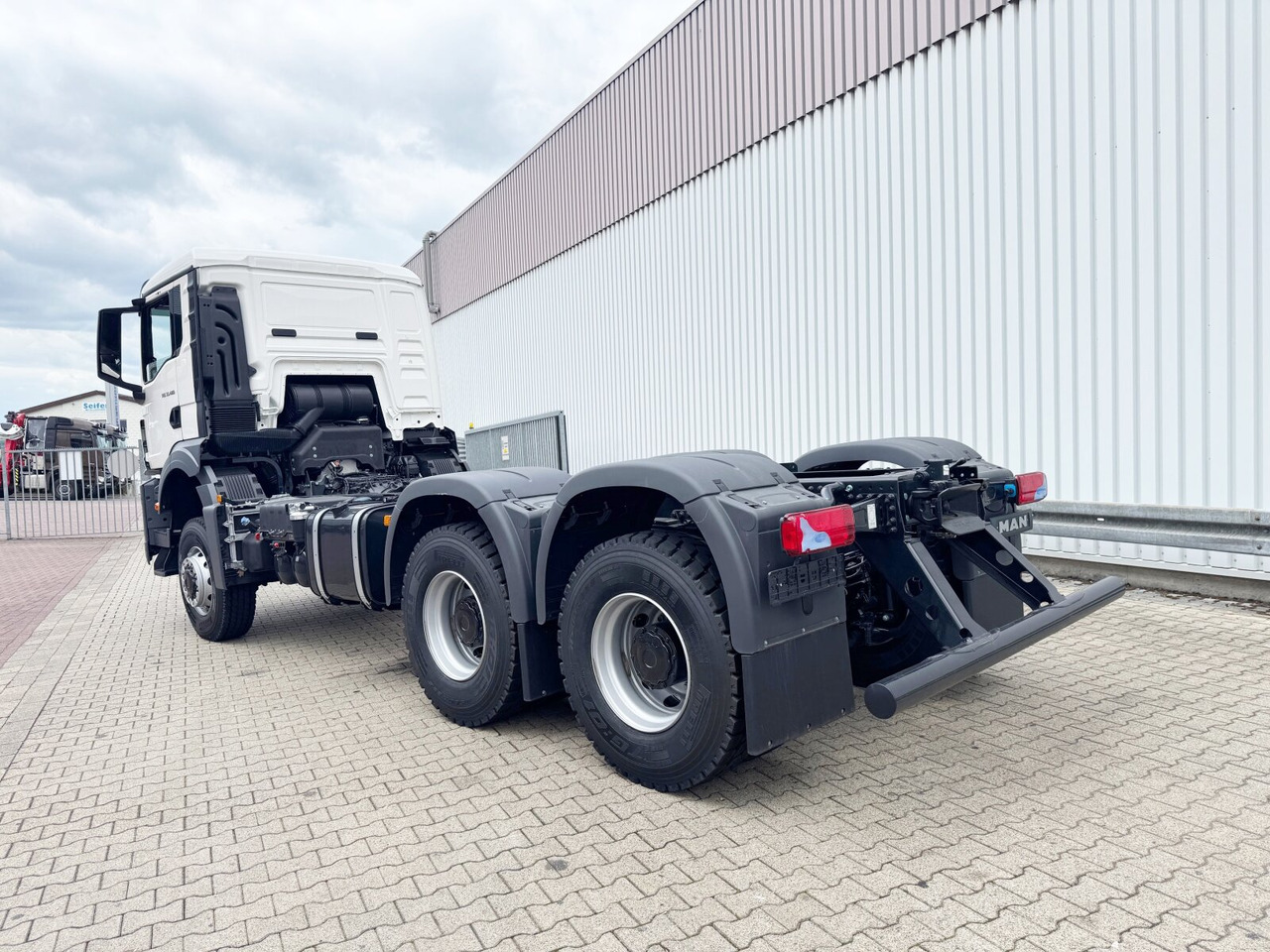 Новый Грузовик-шасси MAN TGS 33.480 6x6 BB CH TGS 33.480 6x6 BB CH, Hohe Bauart, Nebenantrieb: фото 12