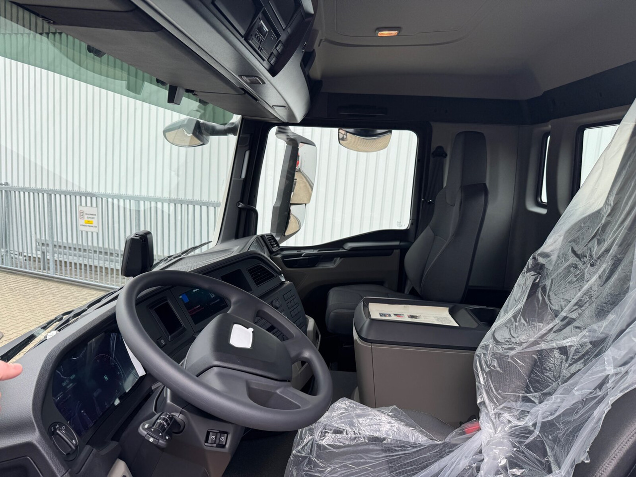 MAN TGS 35.480 8x8 BB CH TGS 35.480 8x8 BB CH, Meiller Stahlmulde 18m³ - Внедорожный самосвал: фото 3 MAN TGS 35.480 8x8 BB CH TGS 35.480 8x8 BB CH, Meiller Stahlmulde 18m³ - Внедорожный самосвал: фото 3