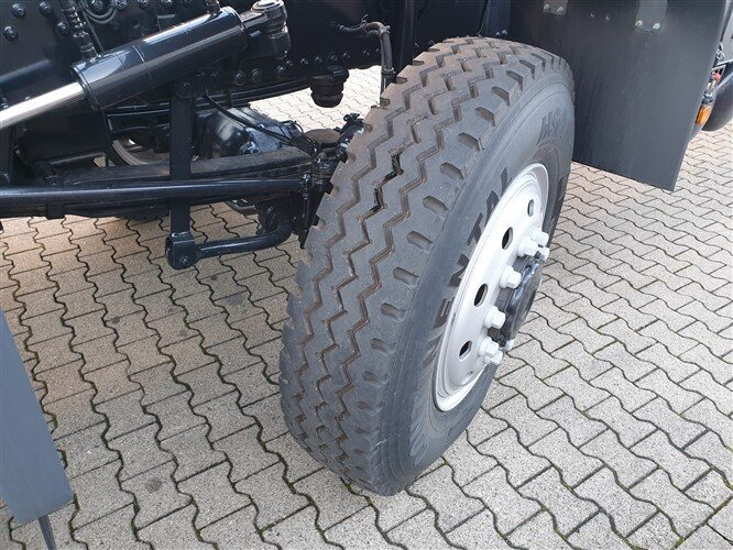 MAN TGS 41.480 8X6 BB TGS 41.480 8X6 BB, ca. 25.000l mit Separatpumpe - Грузовик-цистерна: фото 3 MAN TGS 41.480 8X6 BB TGS 41.480 8X6 BB, ca. 25.000l mit Separatpumpe - Грузовик-цистерна: фото 3