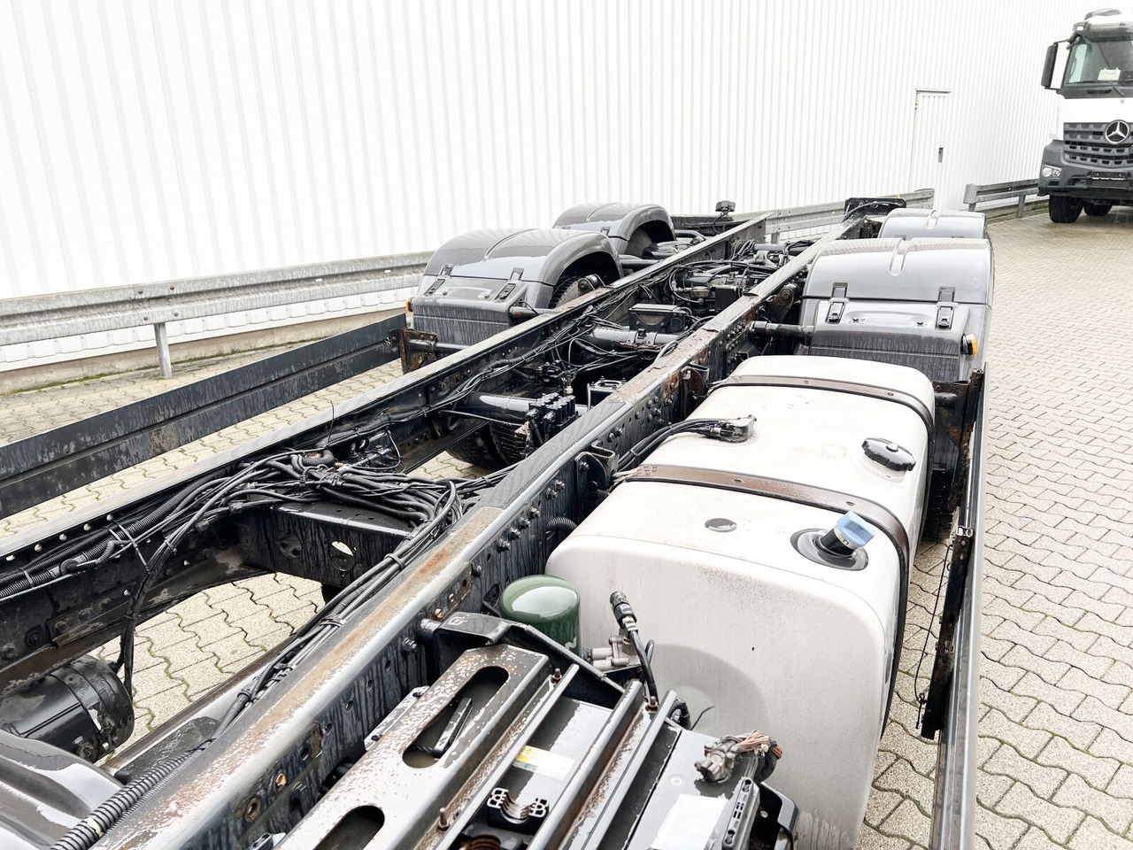 MAN TGX 26.440 6x2-2 LL TGX 26.440 6x2-2 LL, Lenk-Liftachse - Грузовик-шасси: фото 3 MAN TGX 26.440 6x2-2 LL TGX 26.440 6x2-2 LL, Lenk-Liftachse - Грузовик-шасси: фото 3