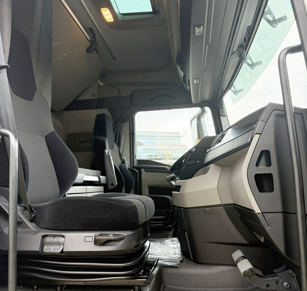 Новый Автоманипулятор, Грузовик бортовой/ Платформа MAN TGX 26.470 6x2-4 BL TGX 26.470 6x2-4 BL, Lenk-/Liftachse, Retarder, Navi, Heckkran Atlas AK 170.2-A2: фото 15 Новый Автоманипулятор, Грузовик бортовой/ Платформа MAN TGX 26.470 6x2-4 BL TGX 26.470 6x2-4 BL, Lenk-/Liftachse, Retarder, Navi, Heckkran Atlas AK 170.2-A2: фото 15