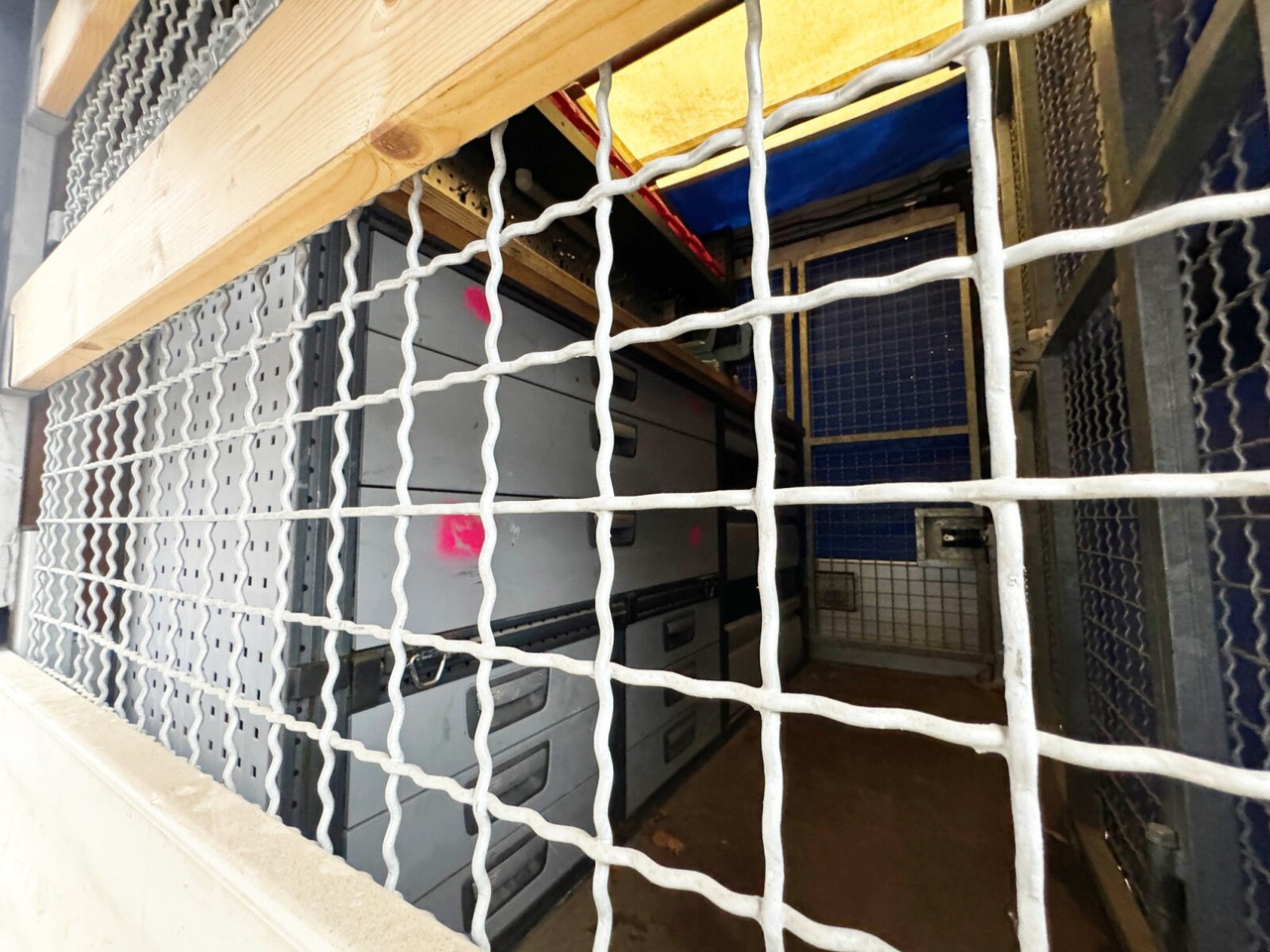 Mercedes-Benz 316 4x4 Doka 316 4x4 Doka, Werkstatteinrichtung - Малотоннажный бортовой грузовик, Грузопассажирский фургон: фото 4 Mercedes-Benz 316 4x4 Doka 316 4x4 Doka, Werkstatteinrichtung - Малотоннажный бортовой грузовик, Грузопассажирский фургон: фото 4