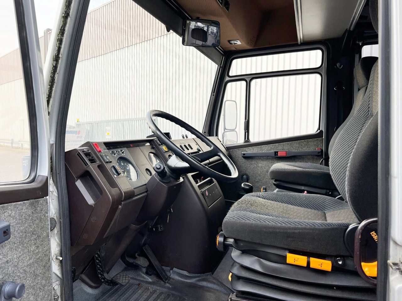 Mercedes-Benz 711 D-KA 4x2 711 D-KA 4x2, Standklima, 11-Sitze, 2 x on stock - Микроавтобус, Пассажирский фургон: фото 3 Mercedes-Benz 711 D-KA 4x2 711 D-KA 4x2, Standklima, 11-Sitze, 2 x on stock - Микроавтобус, Пассажирский фургон: фото 3