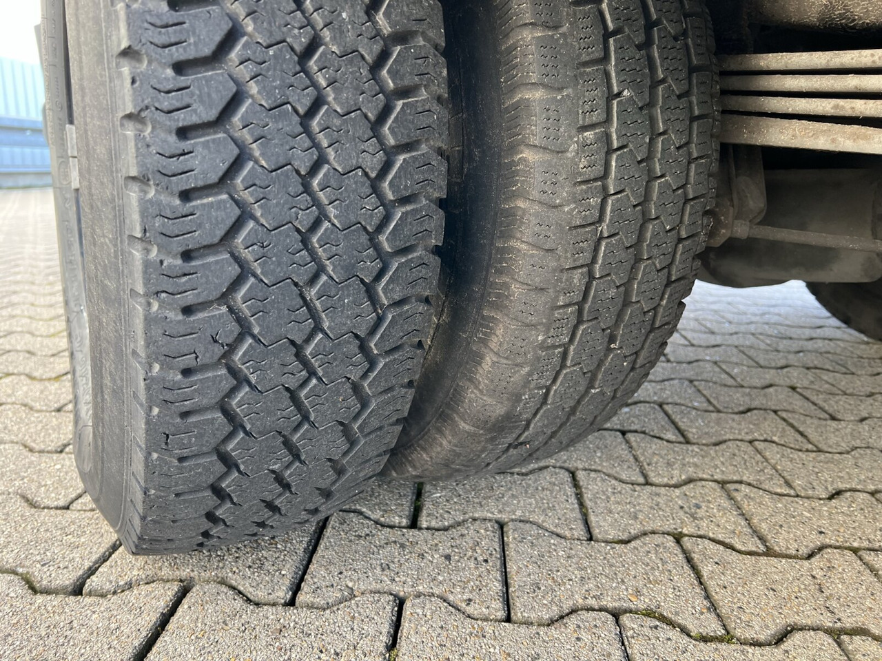 Mercedes-Benz 711 D-KA 4x2 711 D-KA 4x2, Standklima, 11-Sitze, 2 x on stock - Микроавтобус, Пассажирский фургон: фото 3 Mercedes-Benz 711 D-KA 4x2 711 D-KA 4x2, Standklima, 11-Sitze, 2 x on stock - Микроавтобус, Пассажирский фургон: фото 3