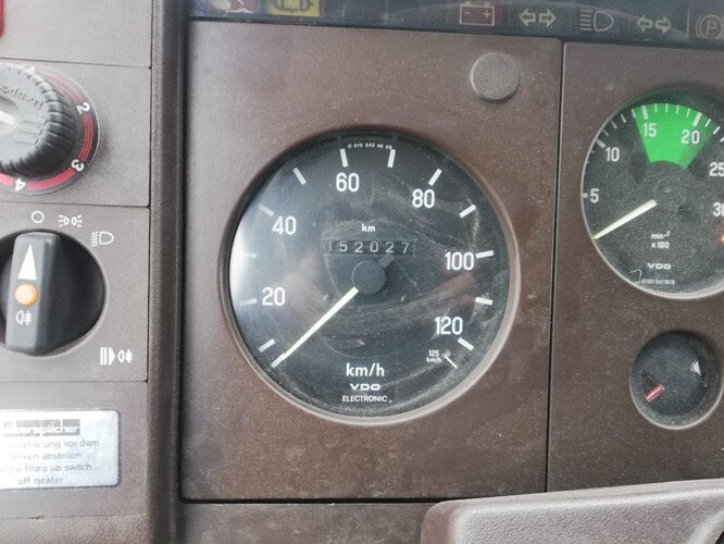 Mercedes-Benz 917 AF 4x4 Doka 917 AF 4x4 Doka - Грузовик с закрытым кузовом: фото 4 Mercedes-Benz 917 AF 4x4 Doka 917 AF 4x4 Doka - Грузовик с закрытым кузовом: фото 4