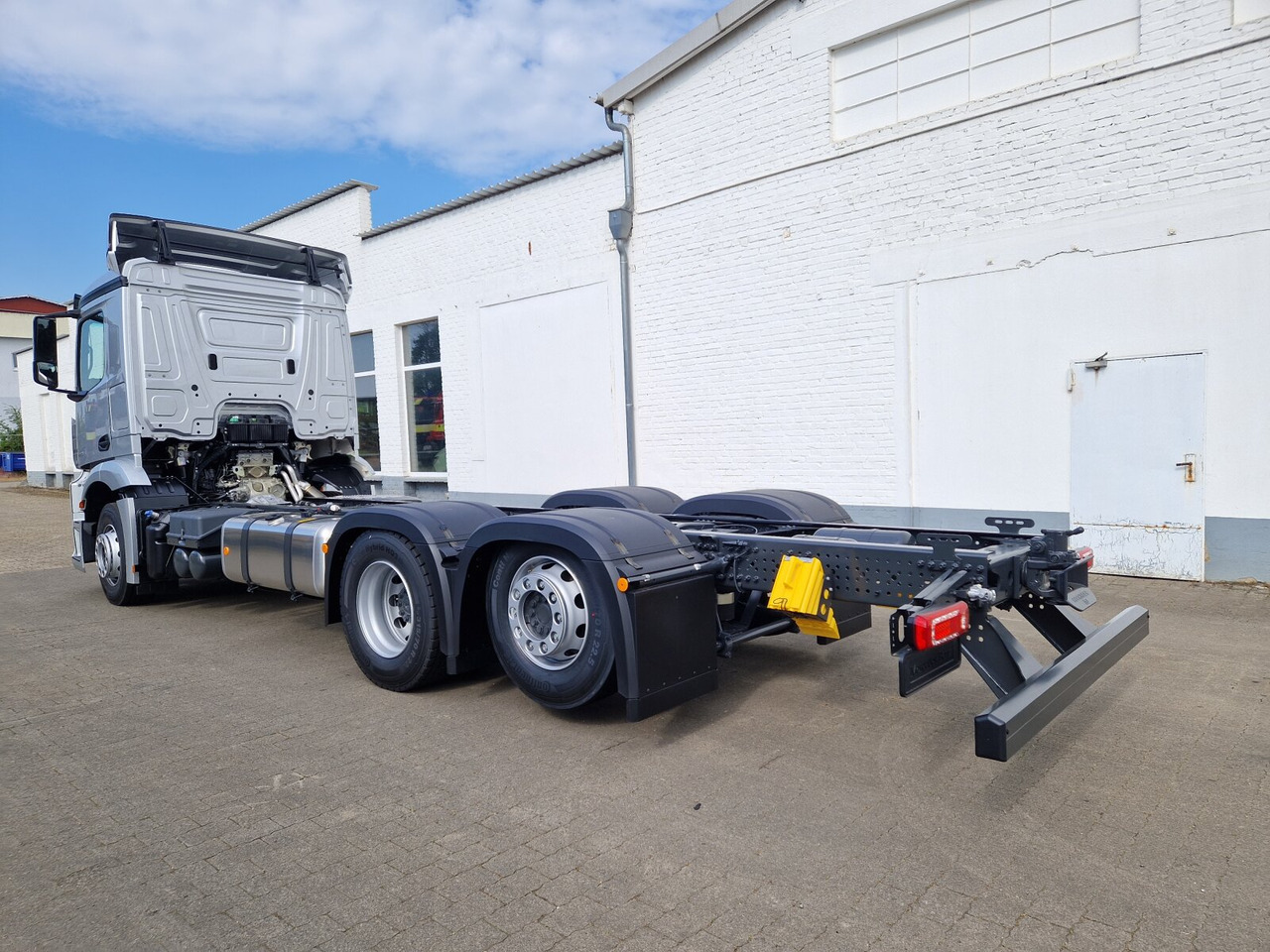 Mercedes-Benz Actros 2553 LL 6x2 Actros 2553 LL 6x2, Retarder, Liftachse, MultimediaCockpit, LED, Navi - Грузовик-шасси: фото 5 Mercedes-Benz Actros 2553 LL 6x2 Actros 2553 LL 6x2, Retarder, Liftachse, MultimediaCockpit, LED, Navi - Грузовик-шасси: фото 5