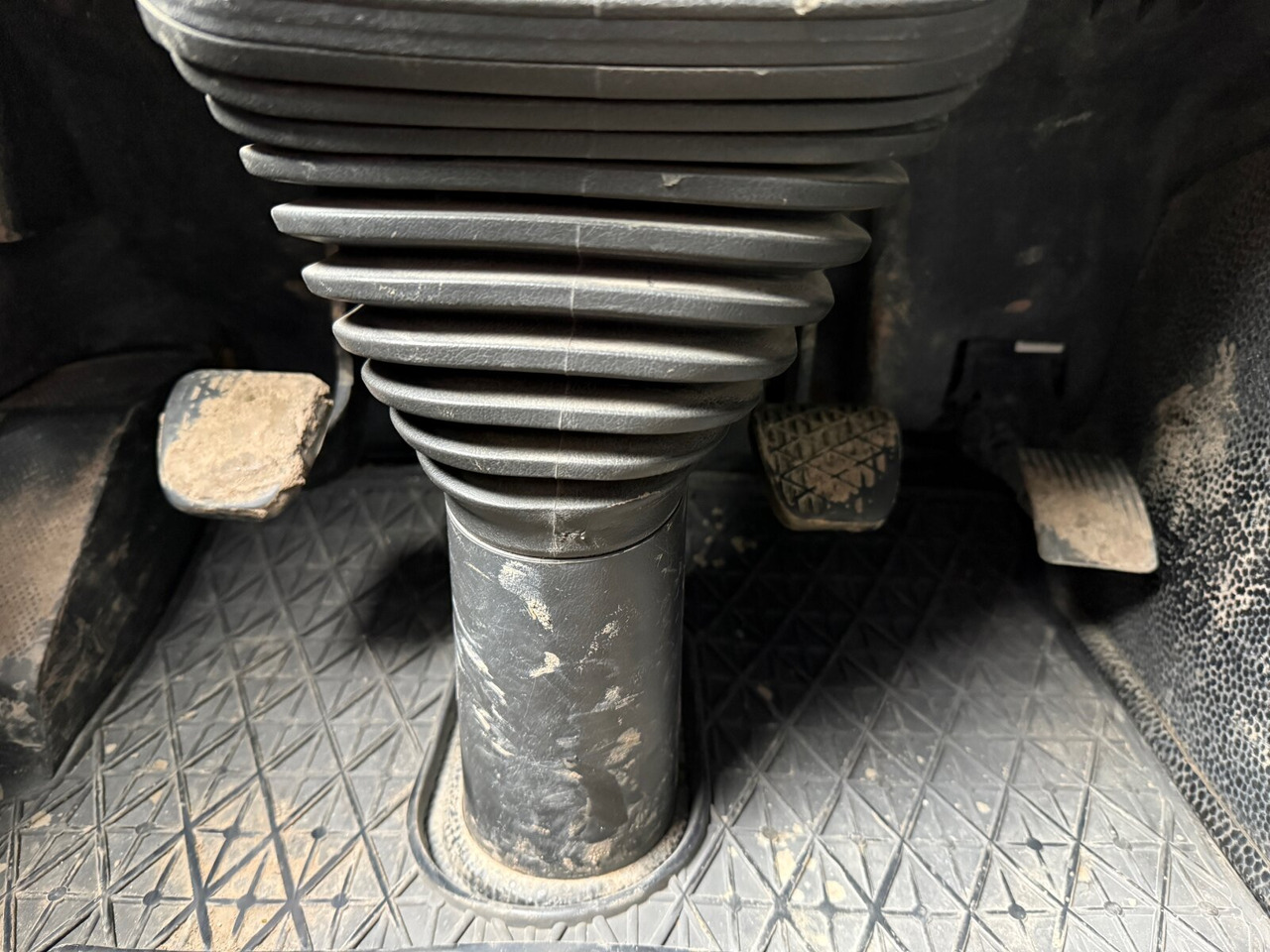 Mercedes-Benz Actros 3241 K 8x4/4 Actros 3241 K 8x4/4, Bordmatik - Самосвал: фото 5 Mercedes-Benz Actros 3241 K 8x4/4 Actros 3241 K 8x4/4, Bordmatik - Самосвал: фото 5