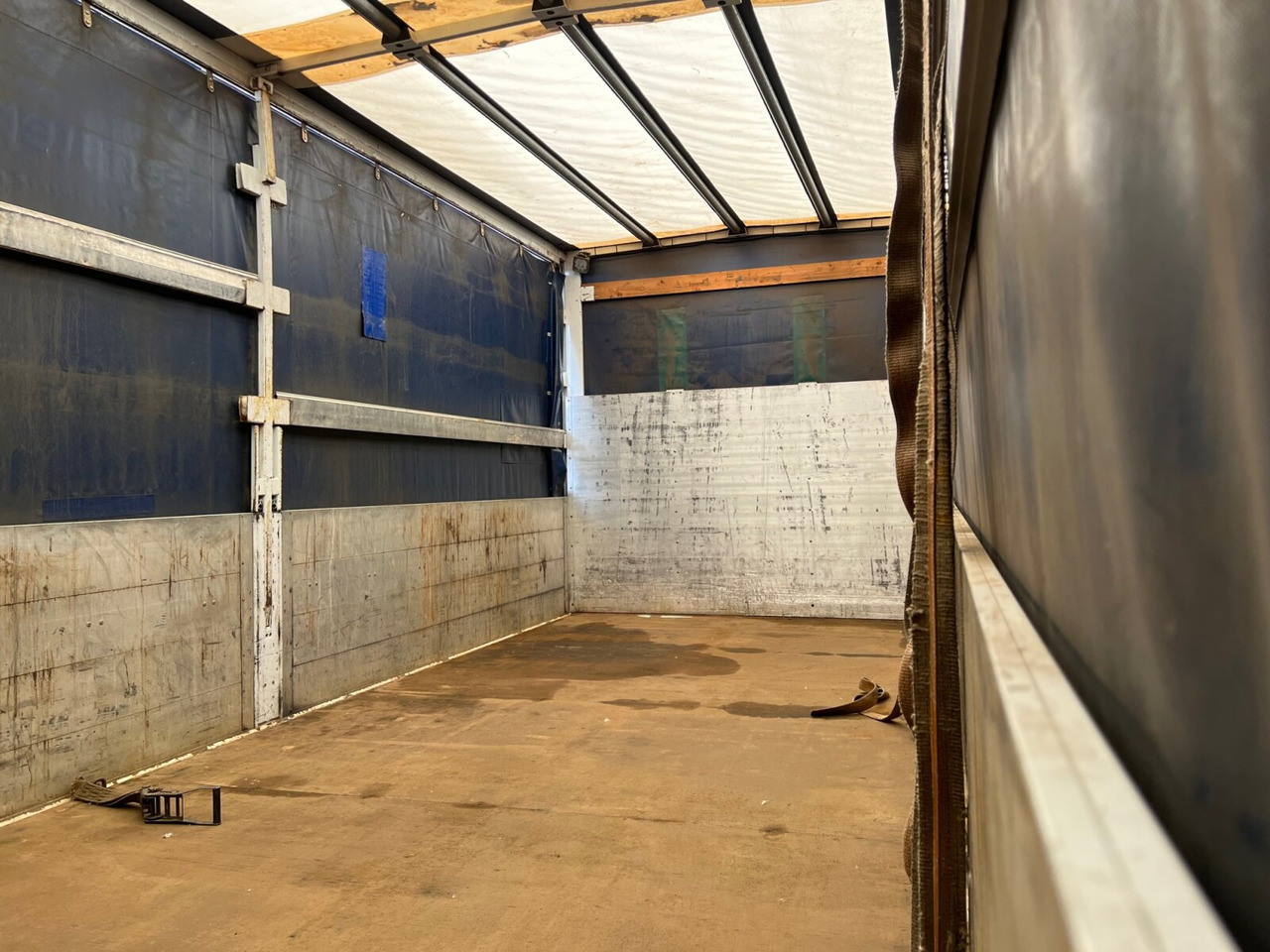 Mercedes-Benz Antos 1840 L 4x2 Antos 1840 L 4x2, Aufnahme für Mitnahmestapler - Тентованный грузовик: фото 3 Mercedes-Benz Antos 1840 L 4x2 Antos 1840 L 4x2, Aufnahme für Mitnahmestapler - Тентованный грузовик: фото 3