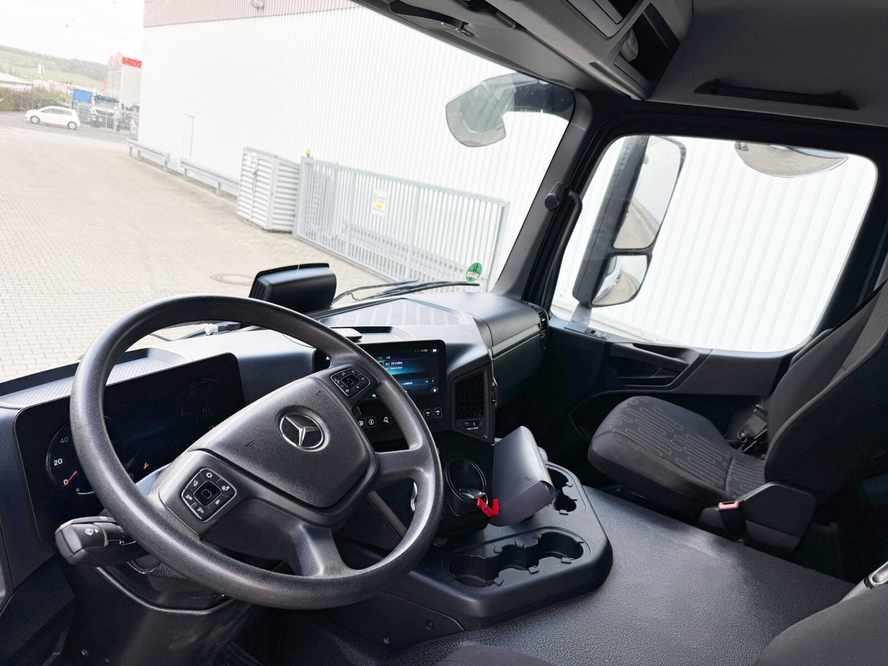 Mercedes-Benz Arocs 1840 L 4x2 Arocs 1840 L 4x2, MultimediaCockpit, Navi - Грузовик-шасси: фото 2 Mercedes-Benz Arocs 1840 L 4x2 Arocs 1840 L 4x2, MultimediaCockpit, Navi - Грузовик-шасси: фото 2