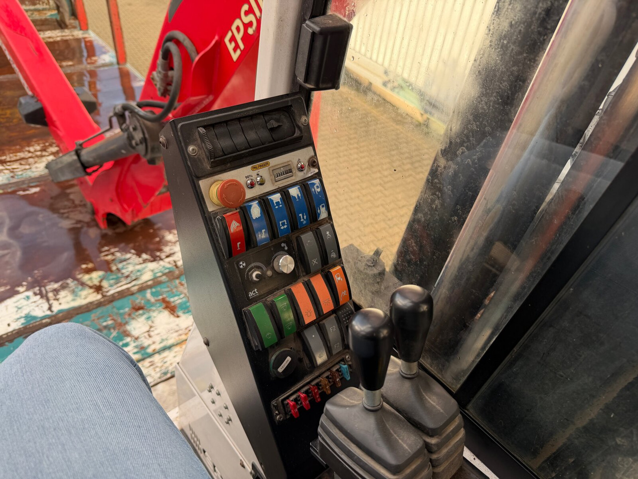 Mercedes-Benz Arocs 2648 6x4 Arocs 2648 6x4 mit Heckkran Epsilon M12Z83, Krankabine - Лесовоз, Автоманипулятор: фото 4 Mercedes-Benz Arocs 2648 6x4 Arocs 2648 6x4 mit Heckkran Epsilon M12Z83, Krankabine - Лесовоз, Автоманипулятор: фото 4