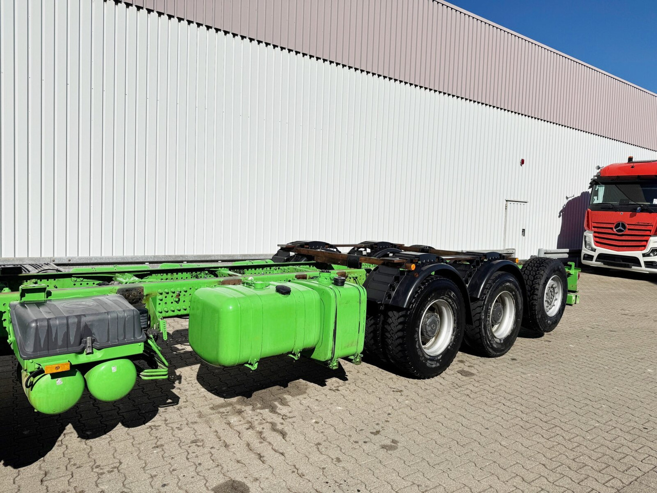 Грузовик-шасси Mercedes-Benz Arocs 3242/48 LK 8x4/4 Arocs 3242/48 LK 8x4/4, Lenk-/Liftachse, Nebenantrieb: фото 15