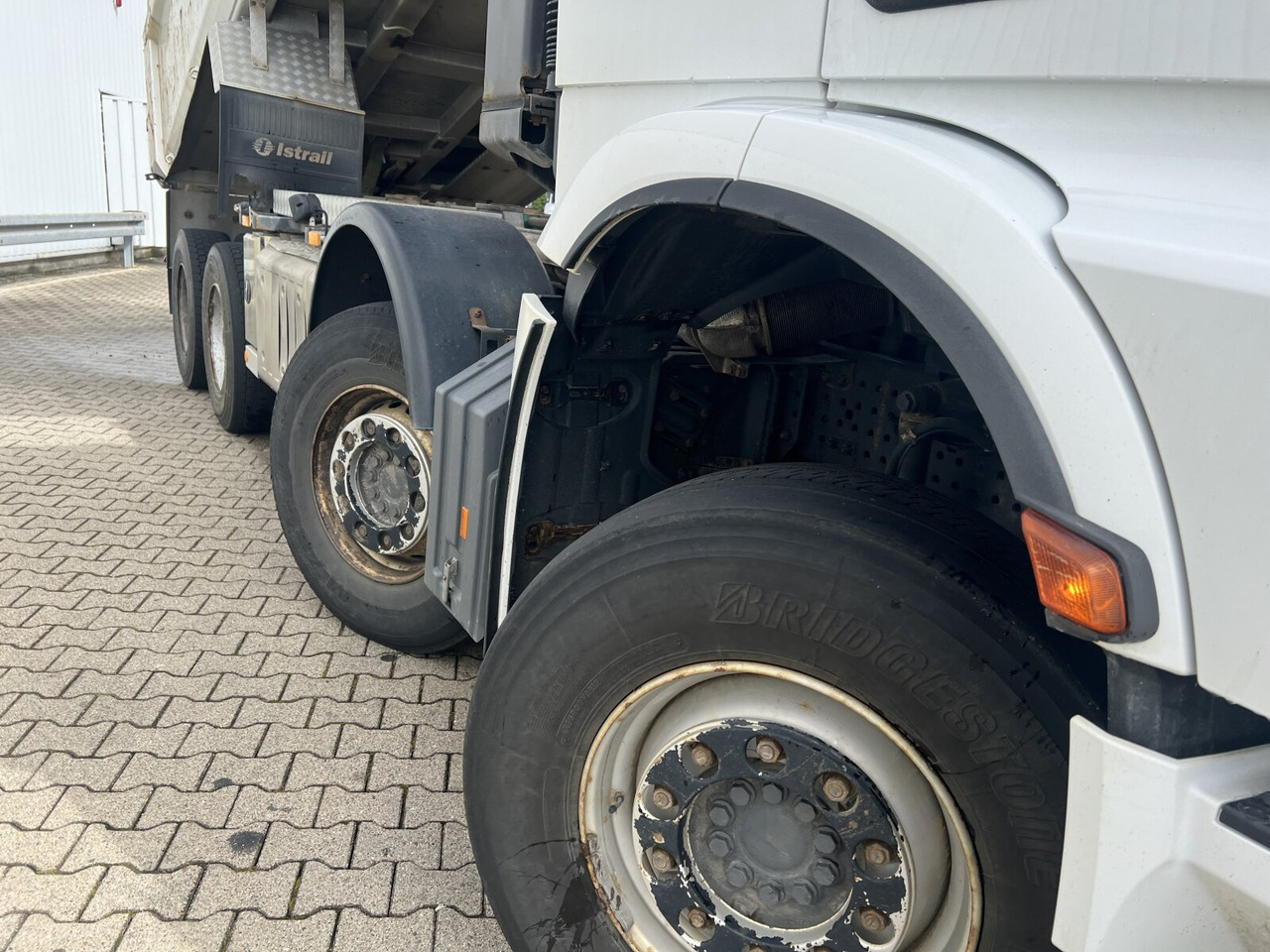 Внедорожный самосвал Mercedes-Benz Arocs 3253 K 8x4/4 Arocs 3253 K 8x4/4, Retarder, Stahlmulde ca. 15m³, hydr. Heckklappenöffnung: фото 15