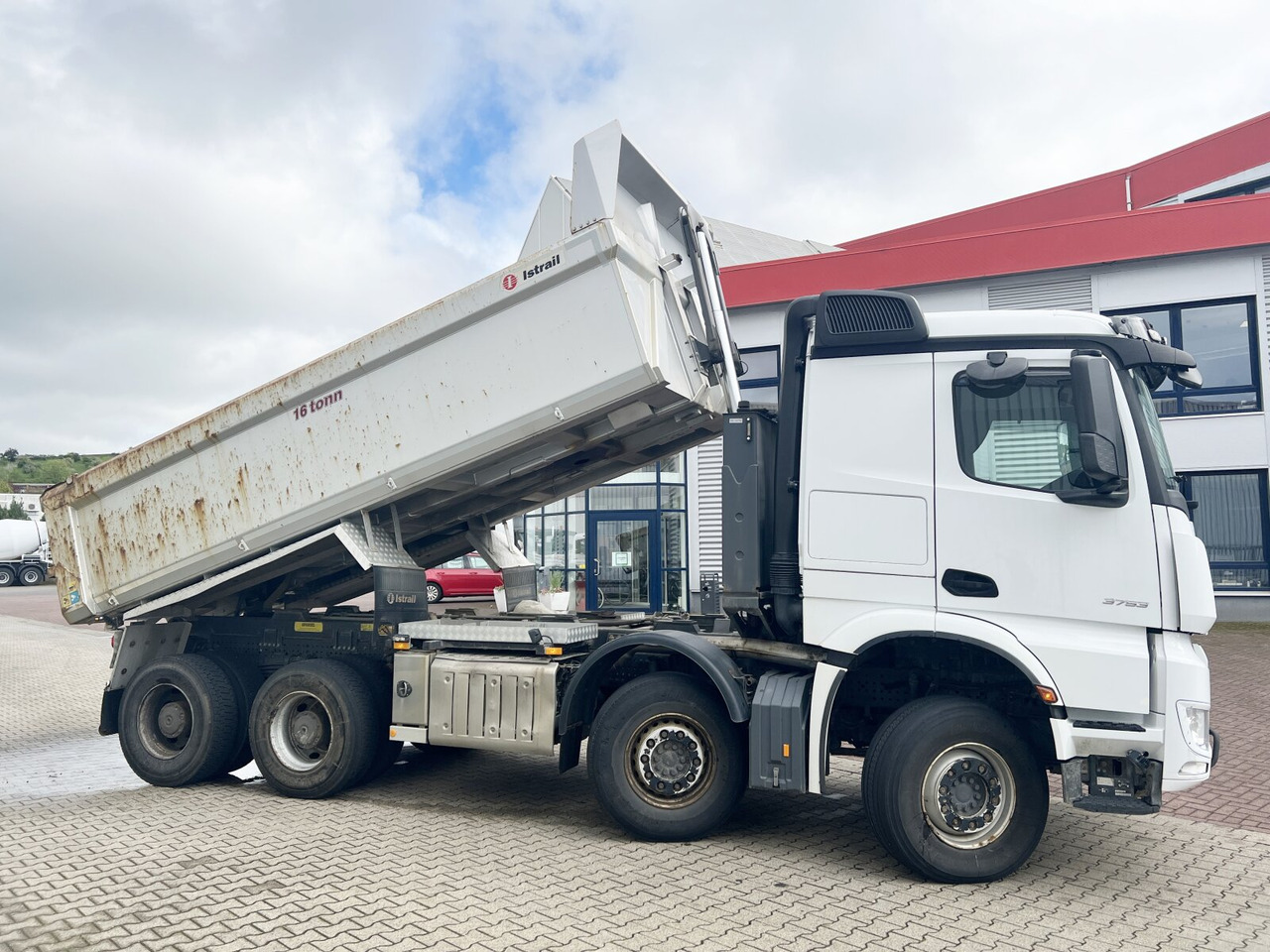 Внедорожный самосвал Mercedes-Benz Arocs 3253 K 8x4/4 Arocs 3253 K 8x4/4, Retarder, Stahlmulde ca. 15m³, hydr. Heckklappenöffnung: фото 9