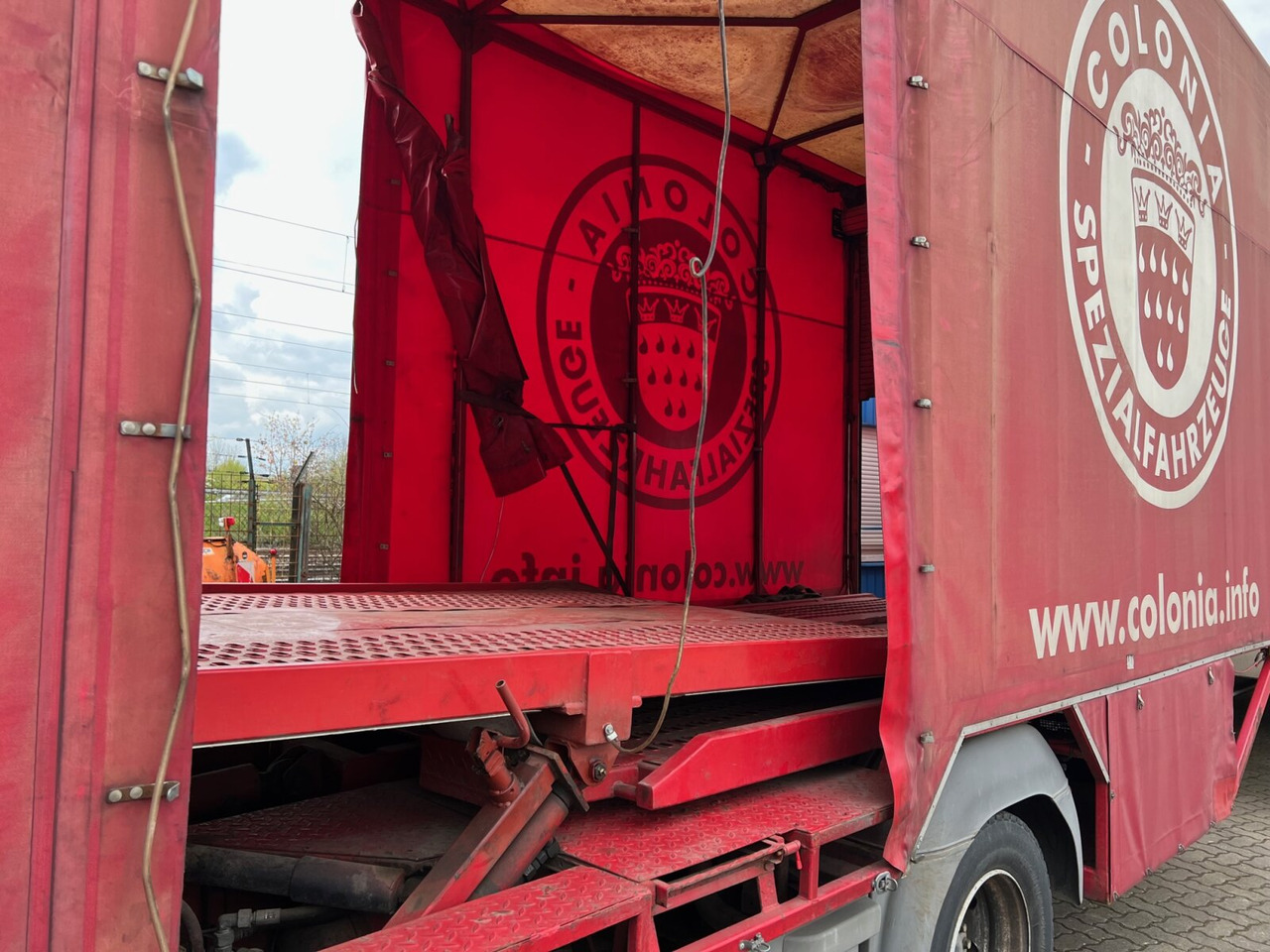 Mercedes-Benz Atego 1223 L 4x2 Atego 1223 L 4x2, Kompl. Zug, Lift- & Schiebeplateau, Funk - Автовоз: фото 4 Mercedes-Benz Atego 1223 L 4x2 Atego 1223 L 4x2, Kompl. Zug, Lift- & Schiebeplateau, Funk - Автовоз: фото 4