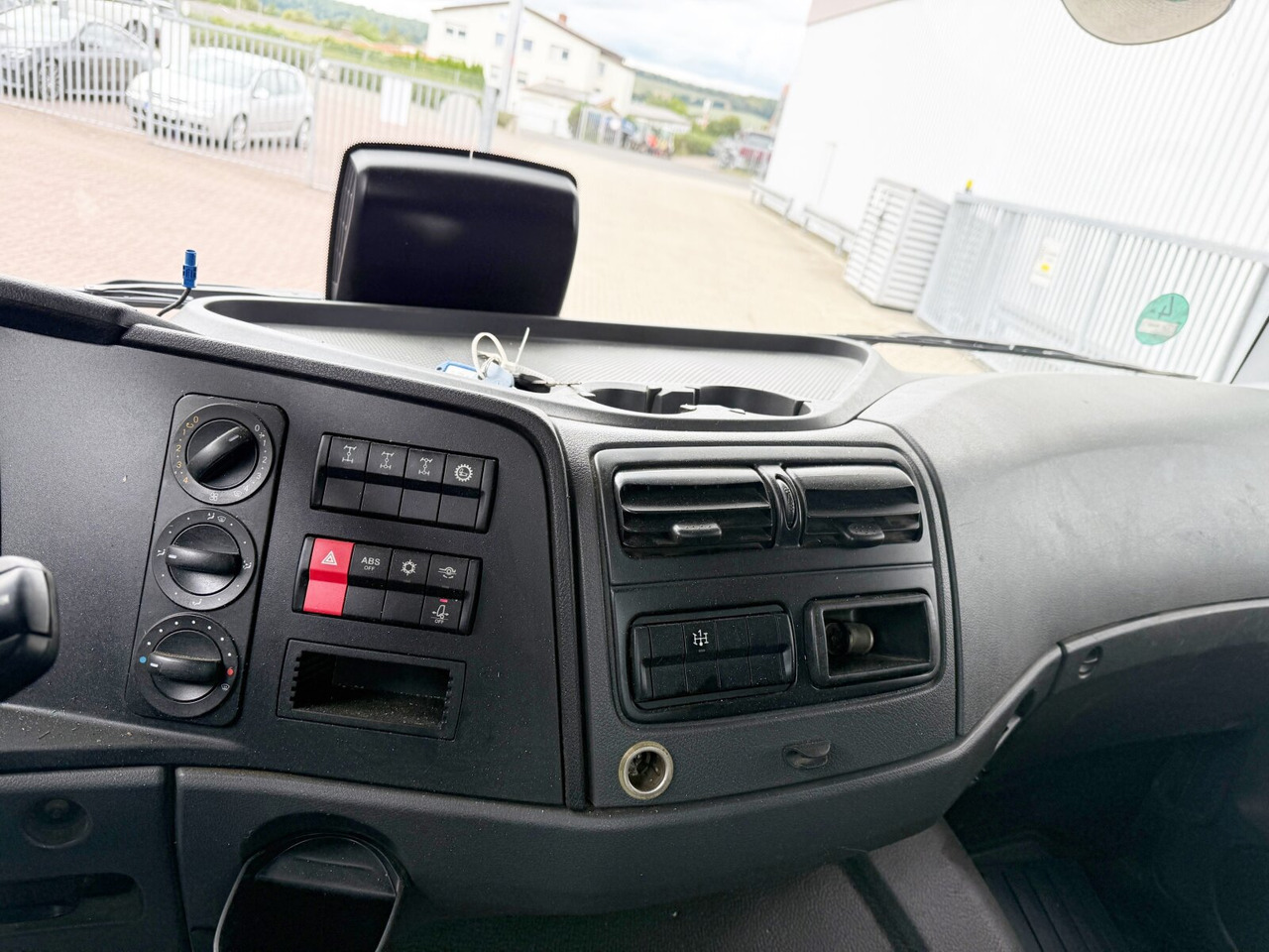 Mercedes-Benz Atego 1530 AK 4x4 Atego 1530 AK 4x4 - Самосвал: фото 5 Mercedes-Benz Atego 1530 AK 4x4 Atego 1530 AK 4x4 - Самосвал: фото 5