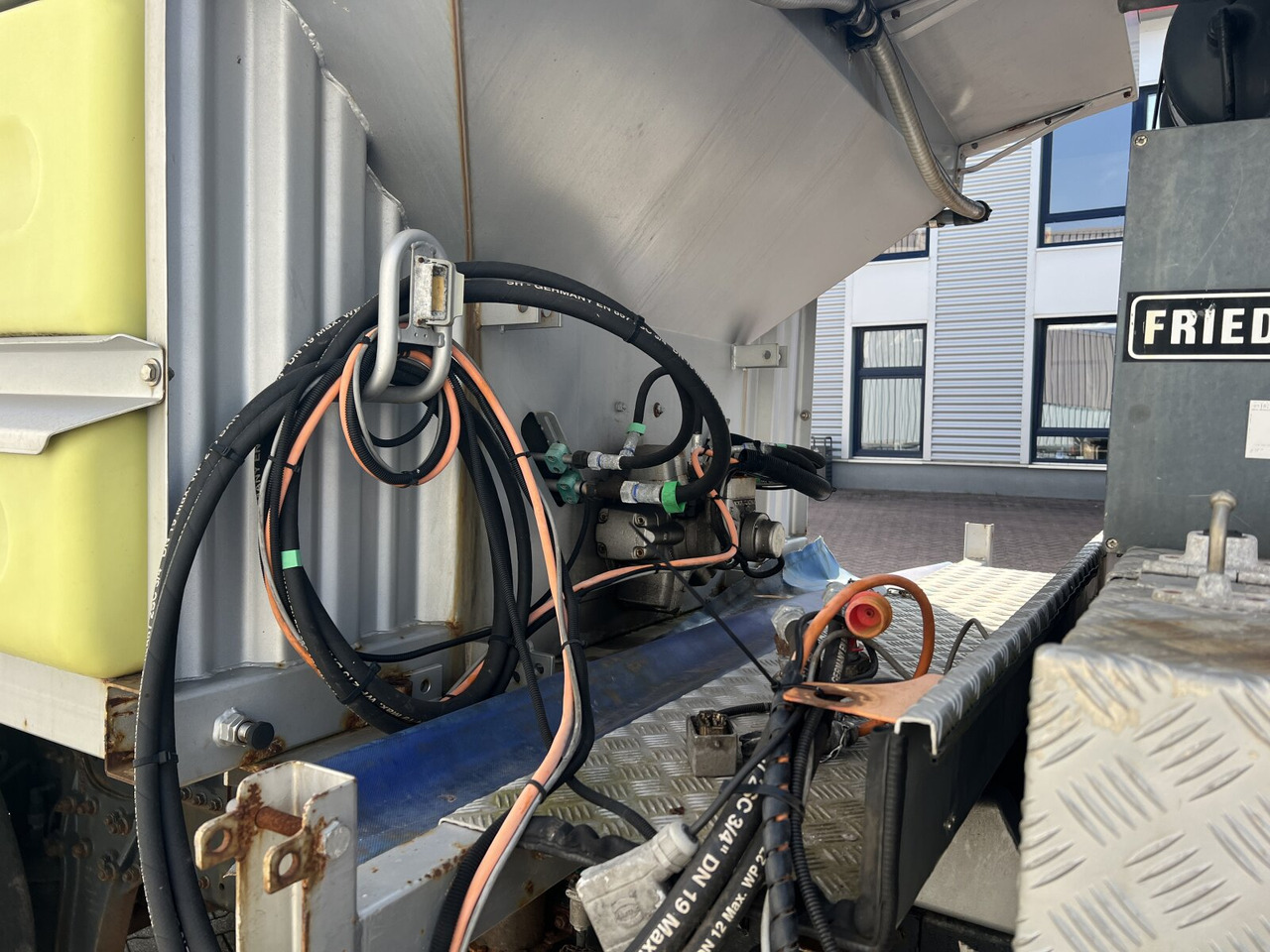 Грузовик-шасси Mercedes-Benz Atego 1828 L 4x2 Atego 1828 L 4x2, Rechtslenker, Winterdienstaustattung: фото 13 Грузовик-шасси Mercedes-Benz Atego 1828 L 4x2 Atego 1828 L 4x2, Rechtslenker, Winterdienstaustattung: фото 13