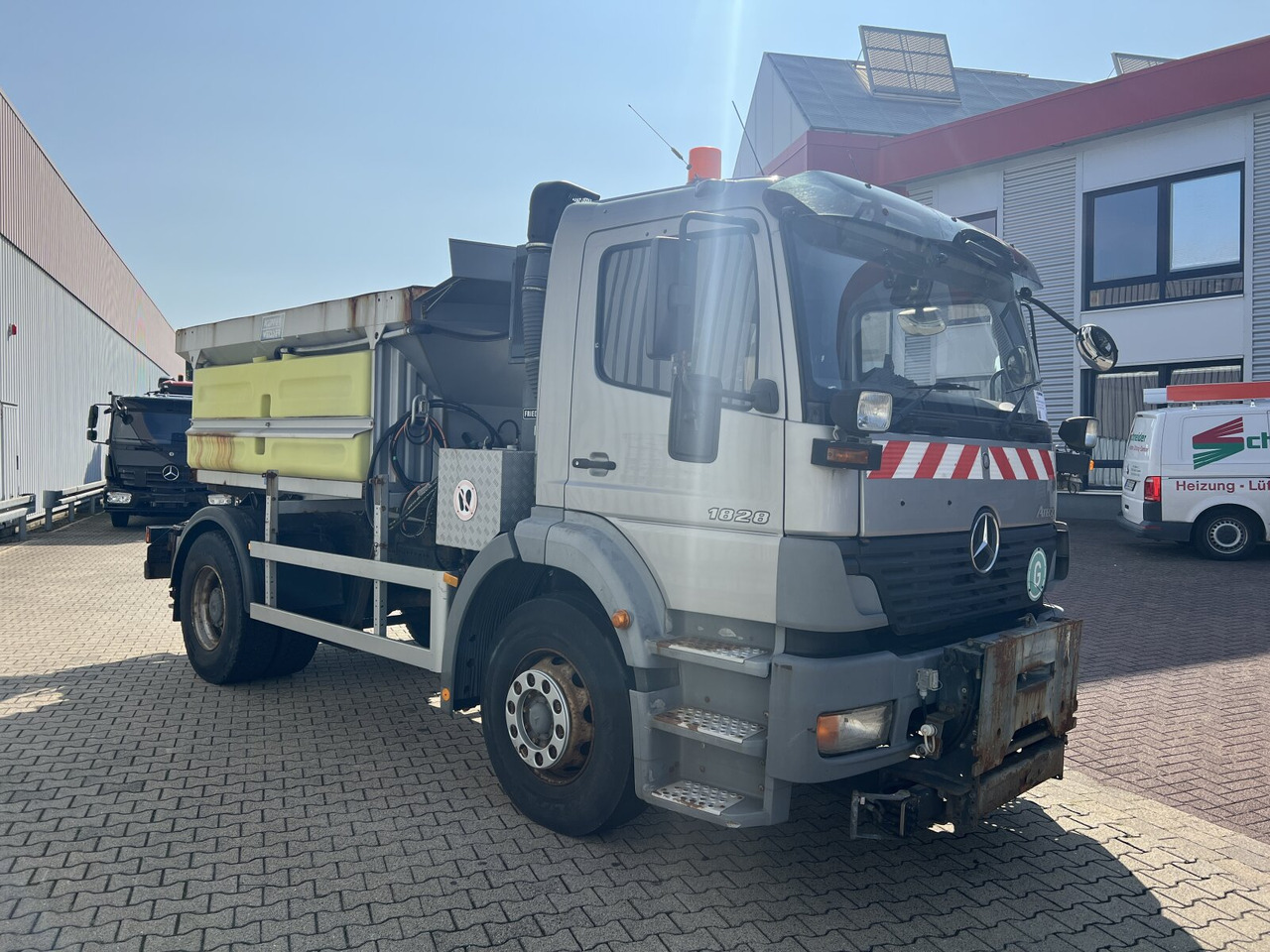 Грузовик-шасси Mercedes-Benz Atego 1828 L 4x2 Atego 1828 L 4x2, Rechtslenker, Winterdienstaustattung: фото 6 Грузовик-шасси Mercedes-Benz Atego 1828 L 4x2 Atego 1828 L 4x2, Rechtslenker, Winterdienstaustattung: фото 6