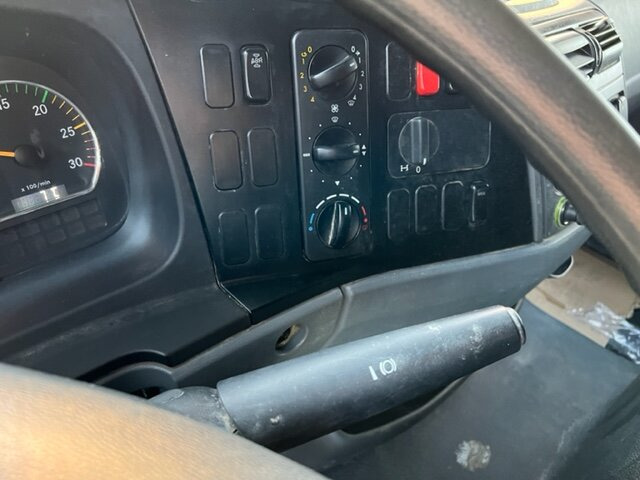 Тентованный грузовик Mercedes-Benz Atego 822 4x2 Atego 822 4x2, Doka mit Kombisitzbank: фото 5 Тентованный грузовик Mercedes-Benz Atego 822 4x2 Atego 822 4x2, Doka mit Kombisitzbank: фото 5