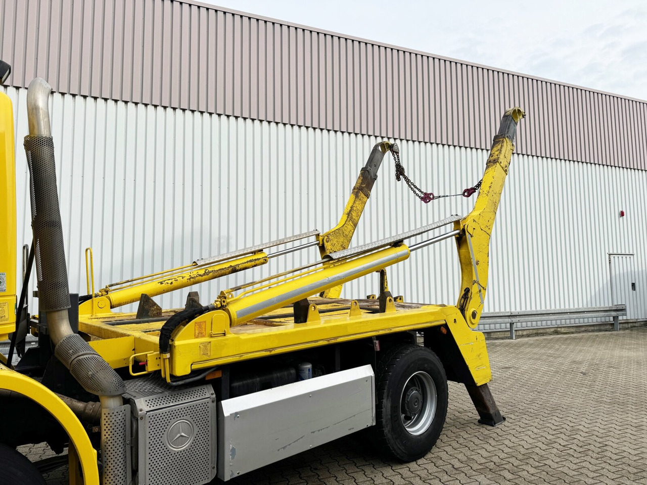 Mercedes-Benz Axor 1833 K 4x2 Axor 1833 K 4x2, Gergen TAK 20 Tele-Absetzer - Портальный бункеровоз: фото 2 Mercedes-Benz Axor 1833 K 4x2 Axor 1833 K 4x2, Gergen TAK 20 Tele-Absetzer - Портальный бункеровоз: фото 2